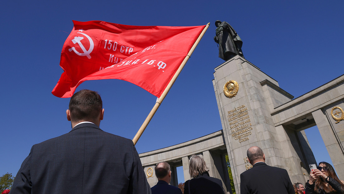La Embajada de Ucrania en Alemania por primera vez no deposita flores en los monumentos soviéticos