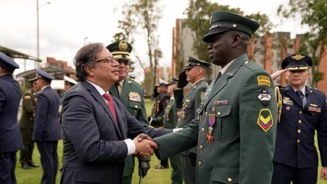 La apuesta de Petro para frenar la corrupción de altos mandos policiales y militares en Colombia