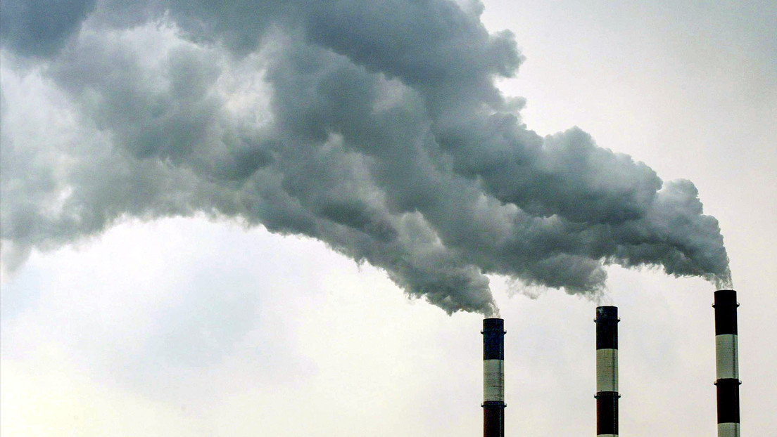 El mundo aún no está listo para "apagar" los combustibles fósiles, asegura una ministra emiratí