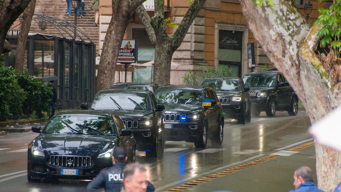 VIDEO: Zelenski se desplaza por Roma en un largo cortejo de unos 30 coches