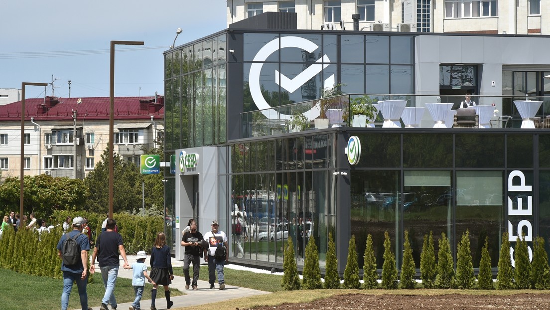 El mayor banco ruso amplía sus operaciones en Crimea
