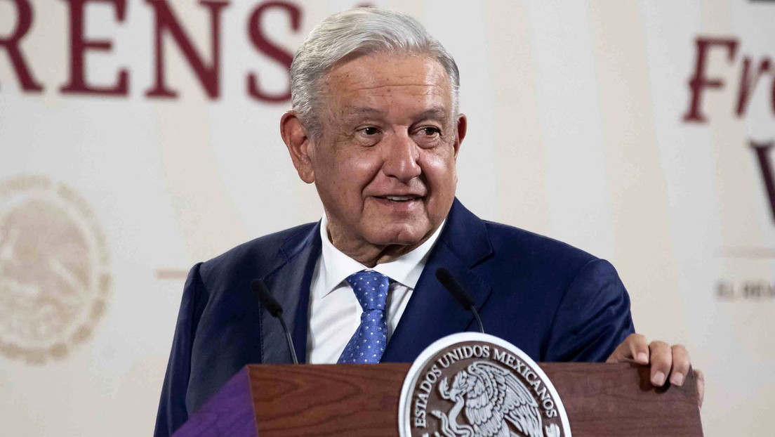 "Se transmite un mundo color de rosa": López Obrador lanza una dura crítica a las narcoseries