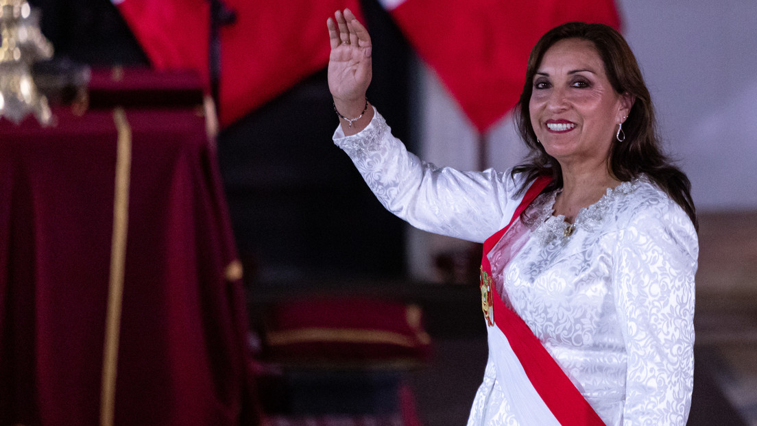 Premier de Perú pide aprobar con "urgencia" la ley para que Boluarte pueda mandar "de forma remota"