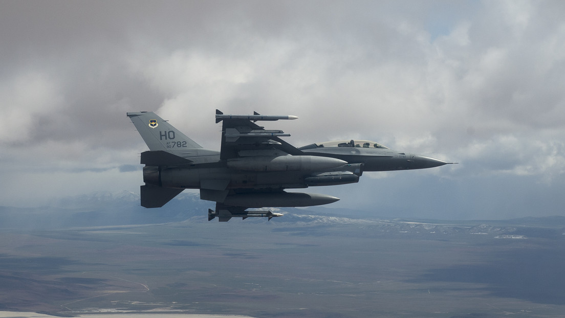 14 congresistas de EE.UU. instan a Biden a autorizar el suministro de cazas F-16 a Ucrania