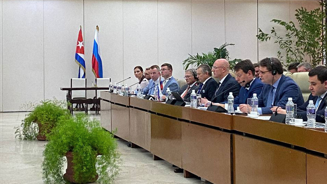 Rusia y Cuba cooperan para acordar la transición a transacciones en rublos