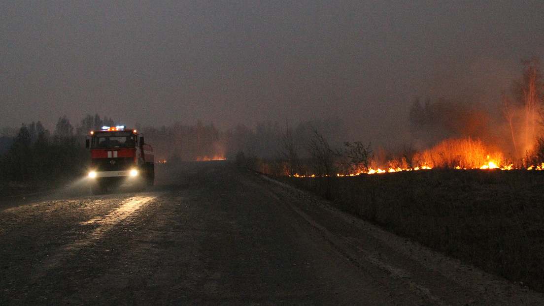 Incendios forestales en los Urales provocan un choque en cadena (VIDEO)
