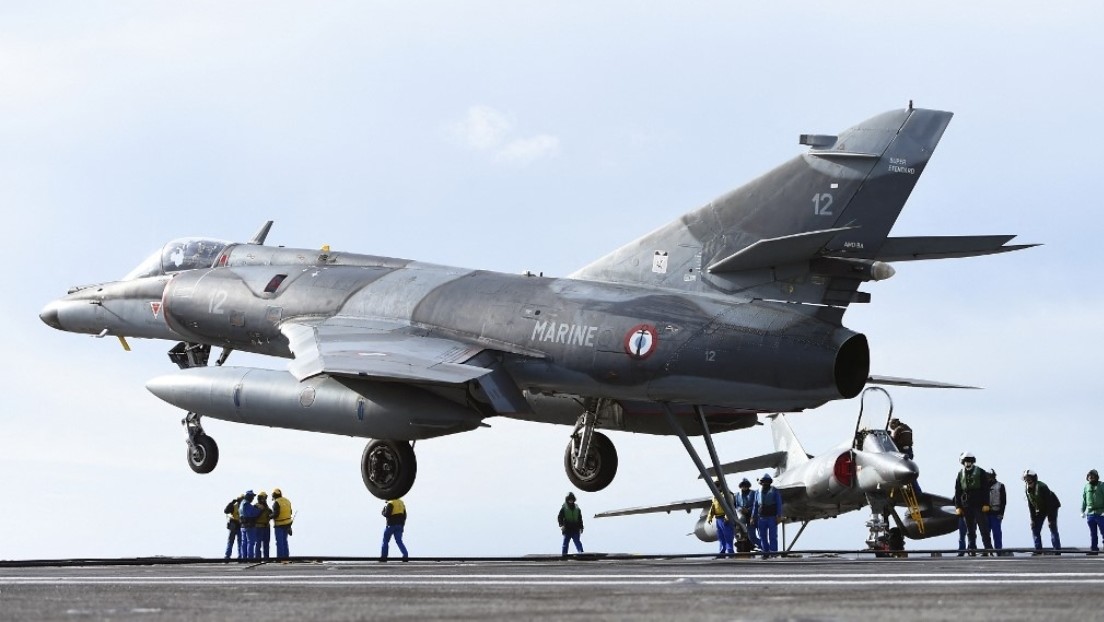 Aviones que no vuelan: lo que se sabe de los 5 cazabombarderos comprados por el Gobierno de Macri