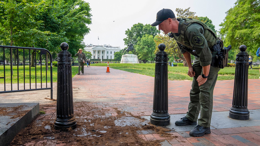 Joven que embistió una barrera de seguridad cerca de la Casa Blanca quería matar a Biden y tomar el poder