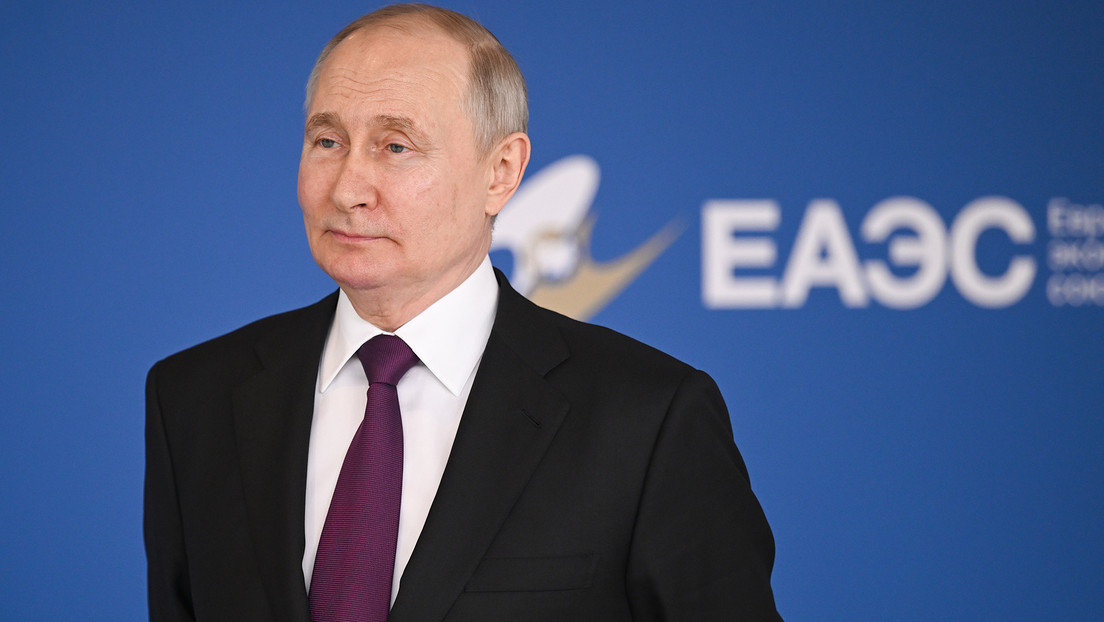 "Está claro que no va a suceder": Putin descarta el "colapso" de la economía rusa augurado por Occidente