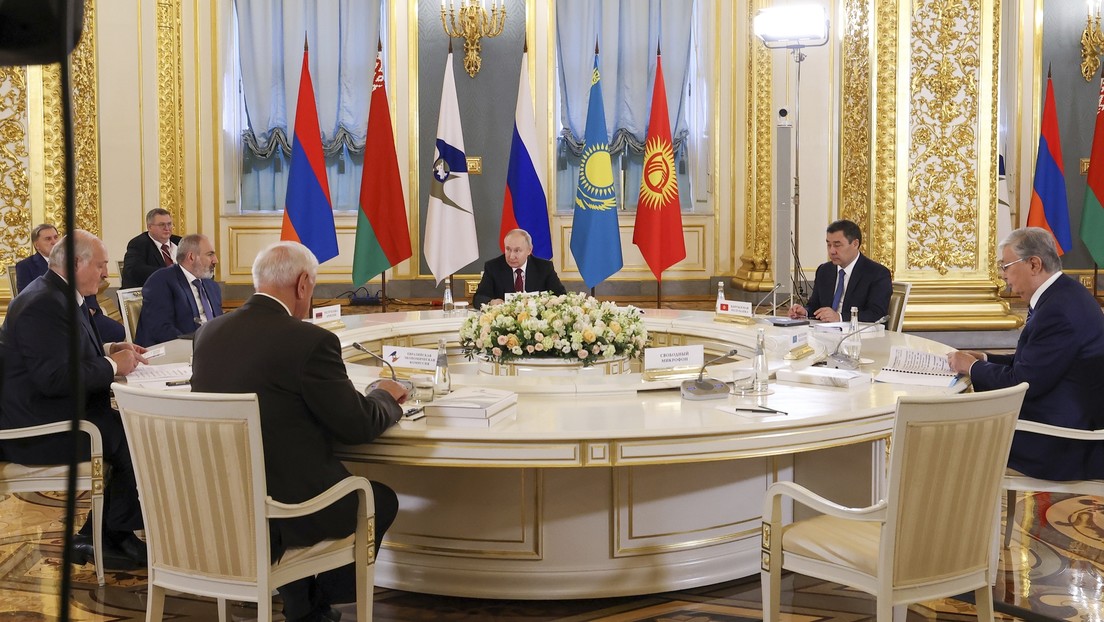 Putin califica la Unión Económica Euroasiática como "uno de los centros del mundo multipolar"