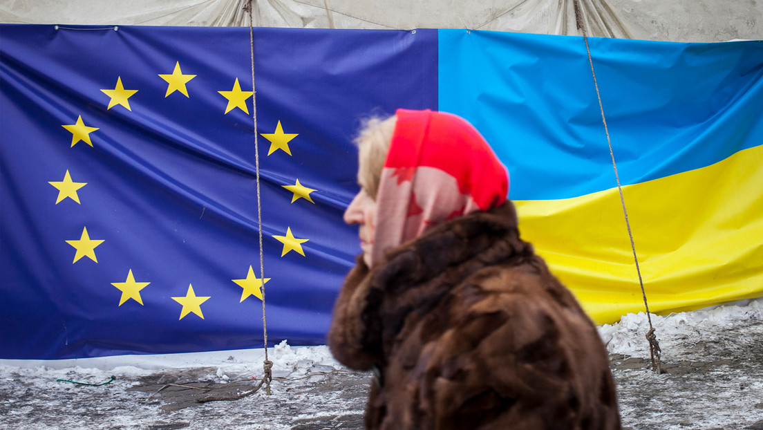 FT: Bruselas quiere canalizar a Ucrania los beneficios de los activos congelados de Rusia