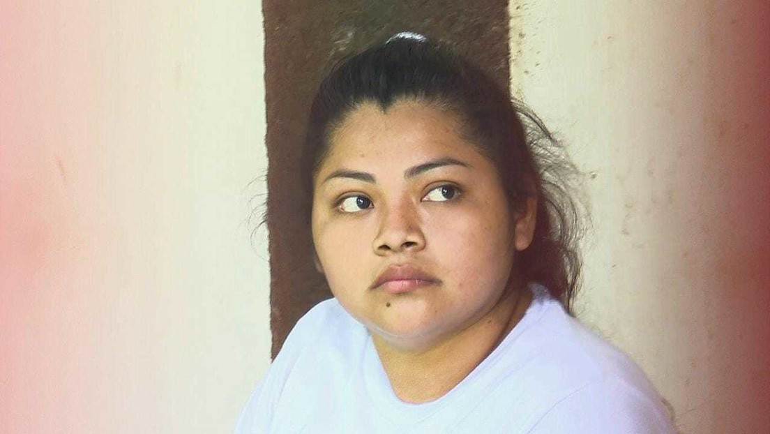 Condenan a 60 años de prisión a una salvadoreña que mató a su amiga embarazada para quedarse con su bebé