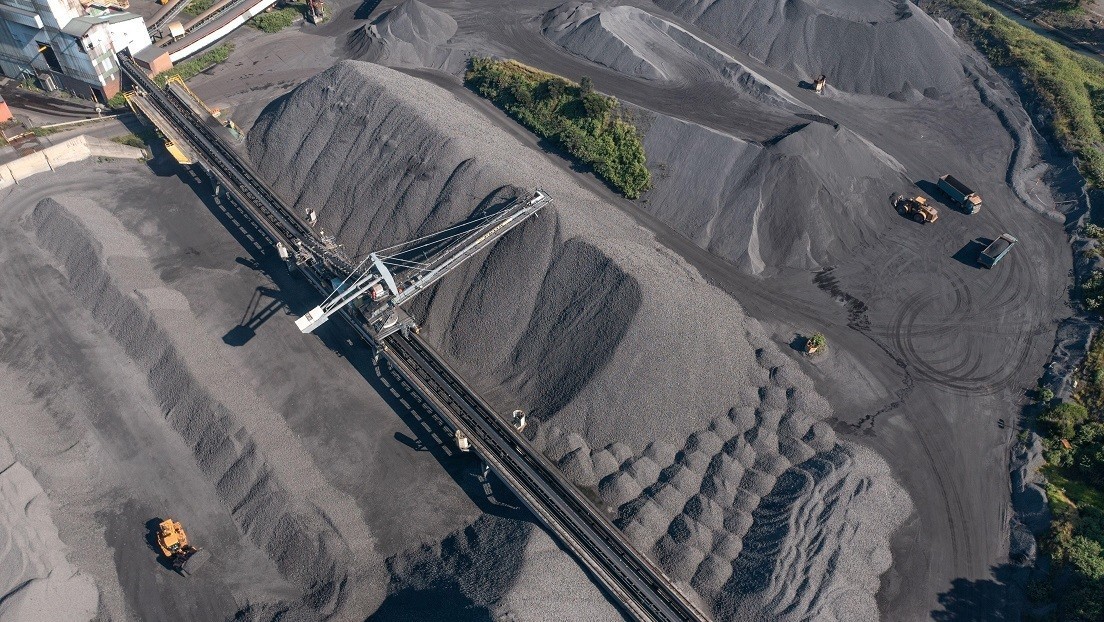 Millones de toneladas de carbón colombiano se dirigen a China y la India tras la caída de la demanda en Europa