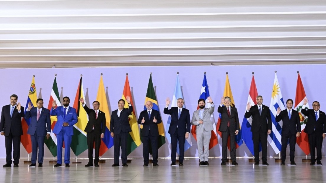 Cumbre sudamericana cierra con llamado a la unión regional: "No nos sirvió de nada estar divididos"
