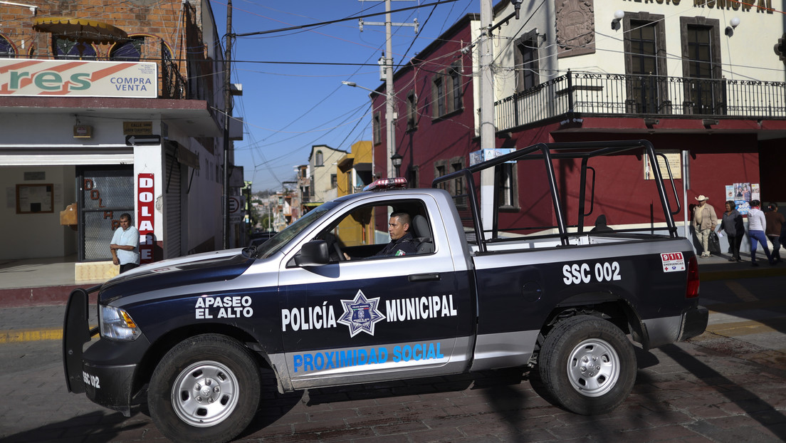 Un muerto, vehículos quemados y enfrentamientos armados: ¿qué pasa en Jalisco?
