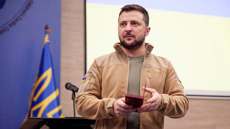Zajárova: "¿Podría Zelenski haberle arrancado las dos Órdenes de la Estrella Roja a su abuelo?"
