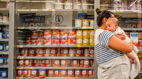 El precio de la leche de fórmula en EE.UU. alcanza su máximo histórico