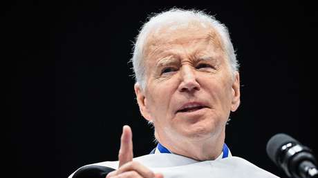 Biden advierte contra "fuerzas siniestras" y afirma que su Gobierno determinará el futuro de EE.UU.