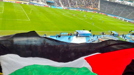 Tensión en las gradas: hinchas sacan banderas de Palestina e Israel en Mundial Sub 20 de Fútbol