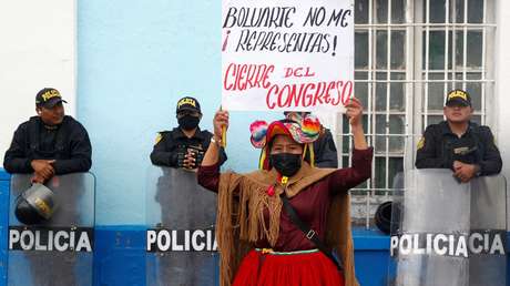 Revelan que policía peruana tildó a manifestantes contra Boluarte como "bandos de combate"