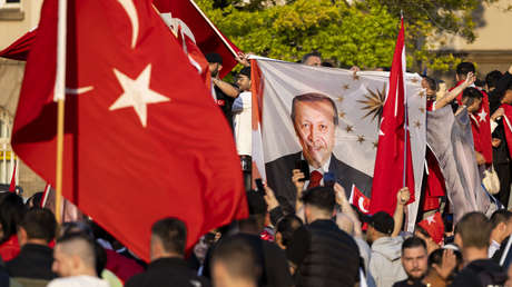 Ministro alemán critica a los turcos residentes en su país que votaron por Erdogan