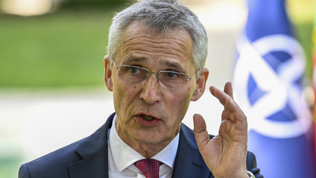 Stoltenberg insta a la OTAN a aumentar su producción de municiones tras "agotar las reservas" en los envíos a Ucrania