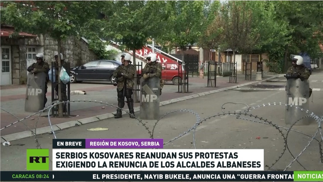 Serbios en Kosovo reanudan protestas para exigir la renuncia de acaldes albaneses