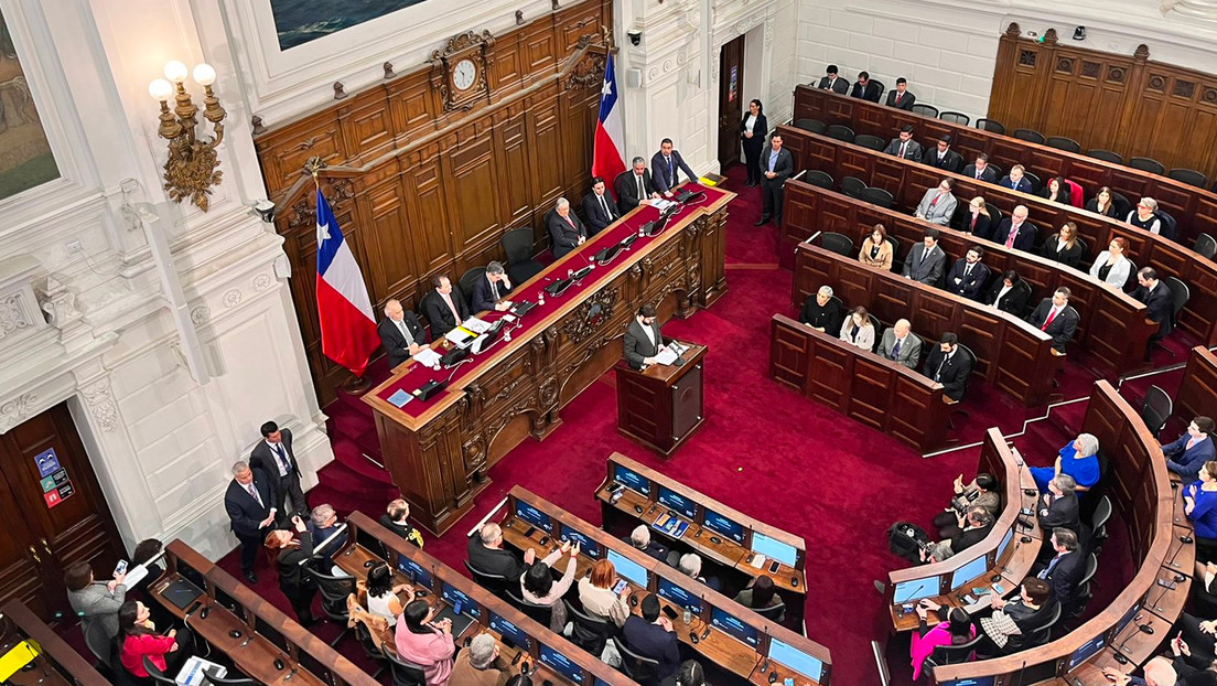 "A Chile le vendría bien cerrar este ciclo": Boric preside la toma de posesión del Consejo Constitucional