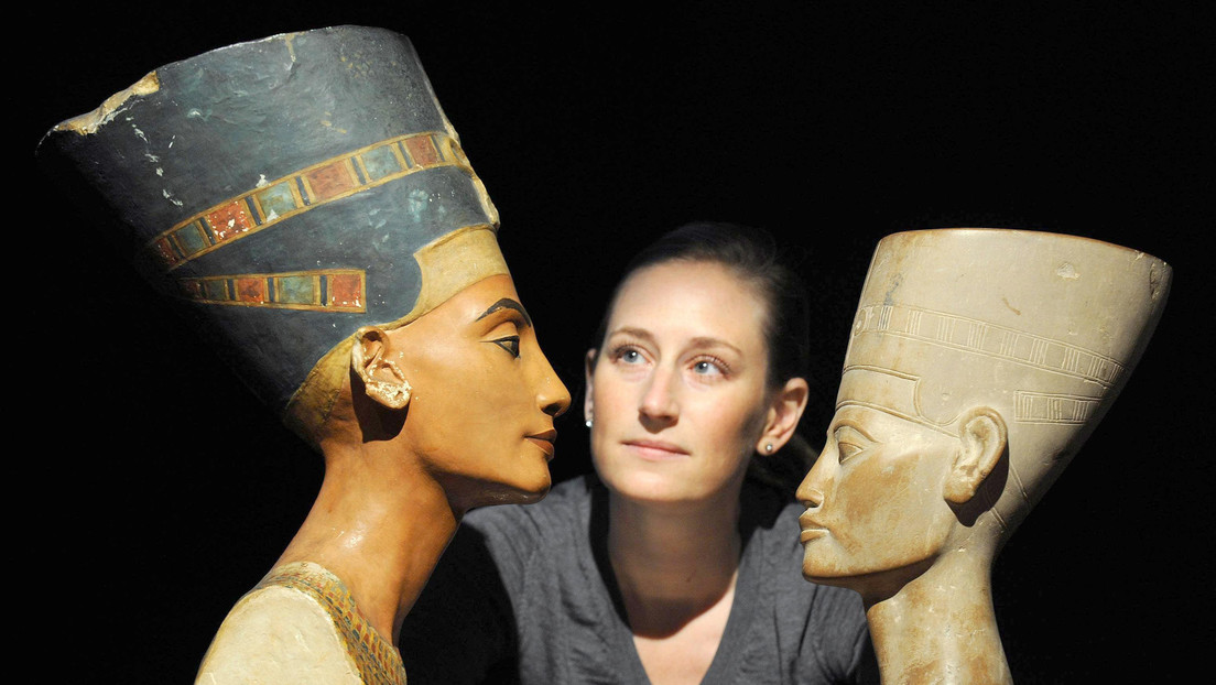Egipto veta a arqueólogos neerlandeses por retratar a Beyoncé y Rihanna como la reina Nefertiti