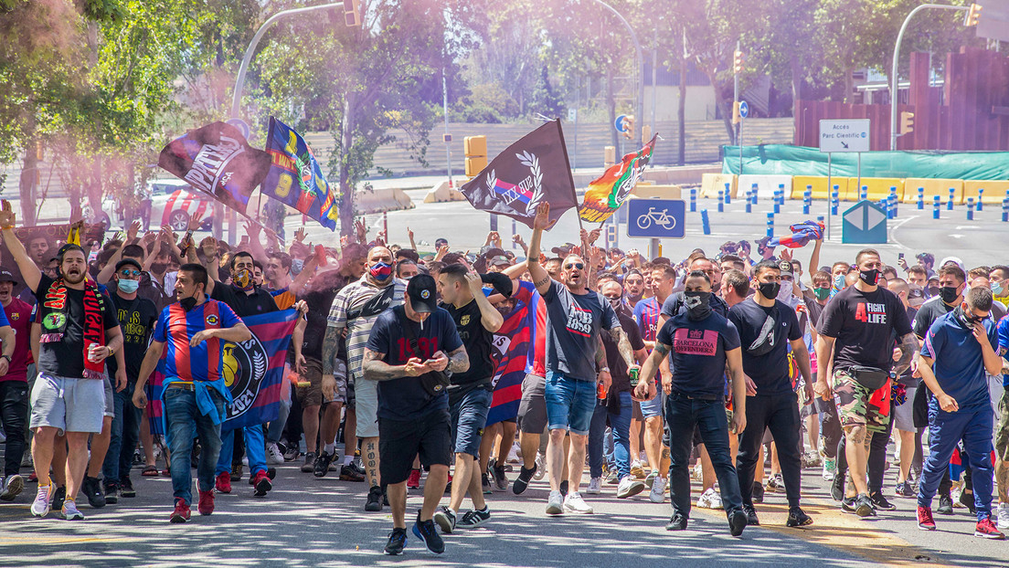 Detienen a 25 miembros de los Casuals, los ultras más violentos del FC Barcelona