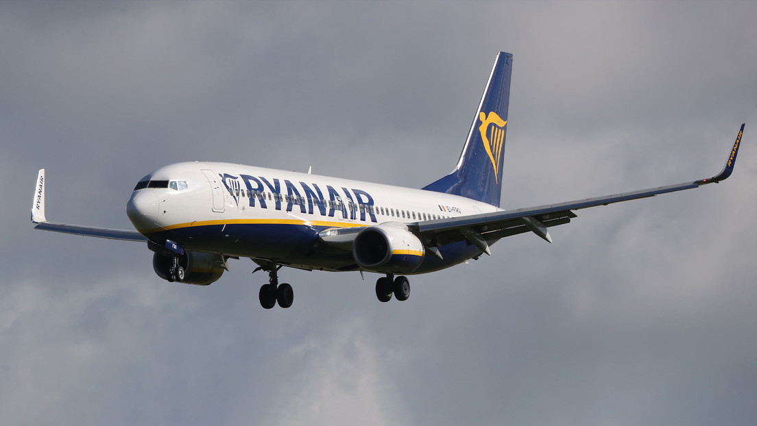 Despiden al jefe de pilotos de Ryanair por acosar a mujeres pilotos y pedirles fotos de sus cuerpos