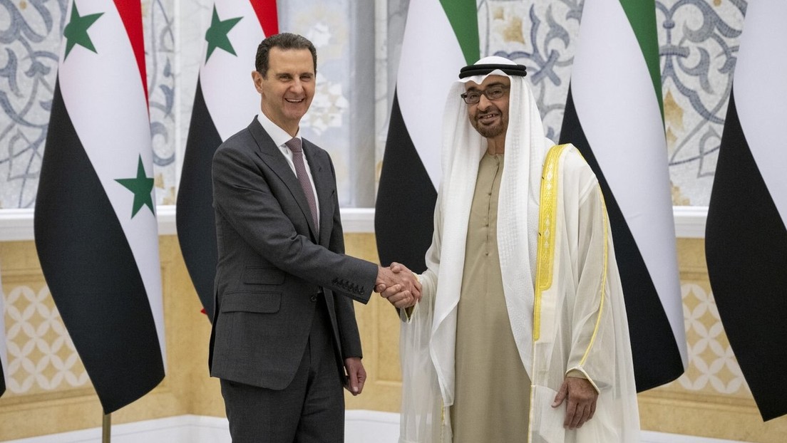 Bloomberg: Arabia Saudita y EAU instan a la UE a restablecer las relaciones con Siria