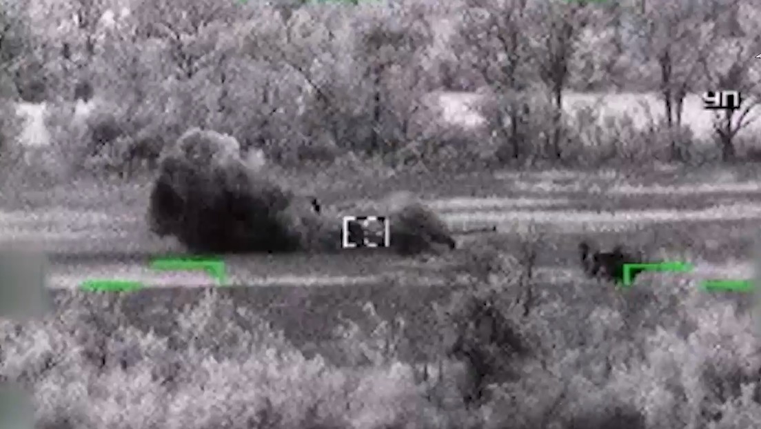 VIDEO: Helicóptero ruso Ka-52 Alligator hace un doblete al destruir dos tanques de Ucrania a la vez