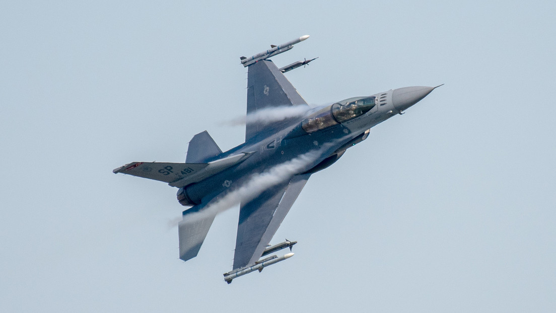 Rusia promete una respuesta "militar y técnica" a los cazas F-16 que sobrevuelen Ucrania