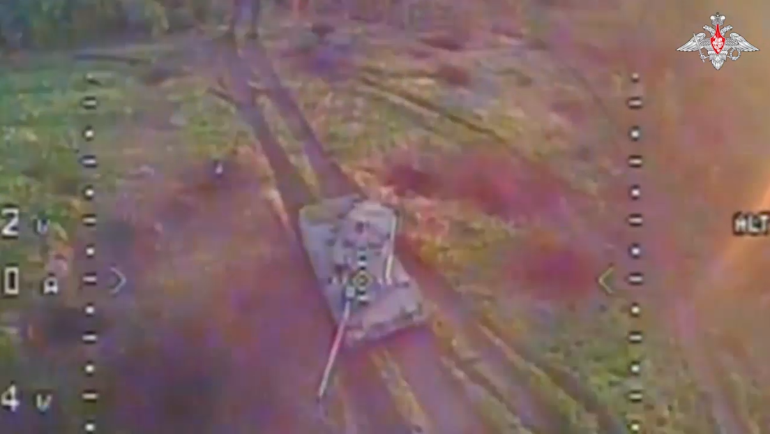 VIDEO: Dron suicida ruso impacta un tanque ucraniano producido por Occidente