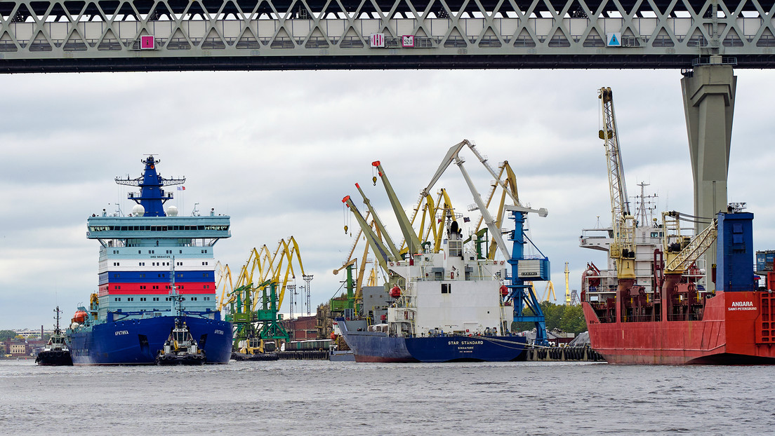 Caracas busca abrir una ruta marítima directa que la conecte con la ciudad rusa de San Petersburgo