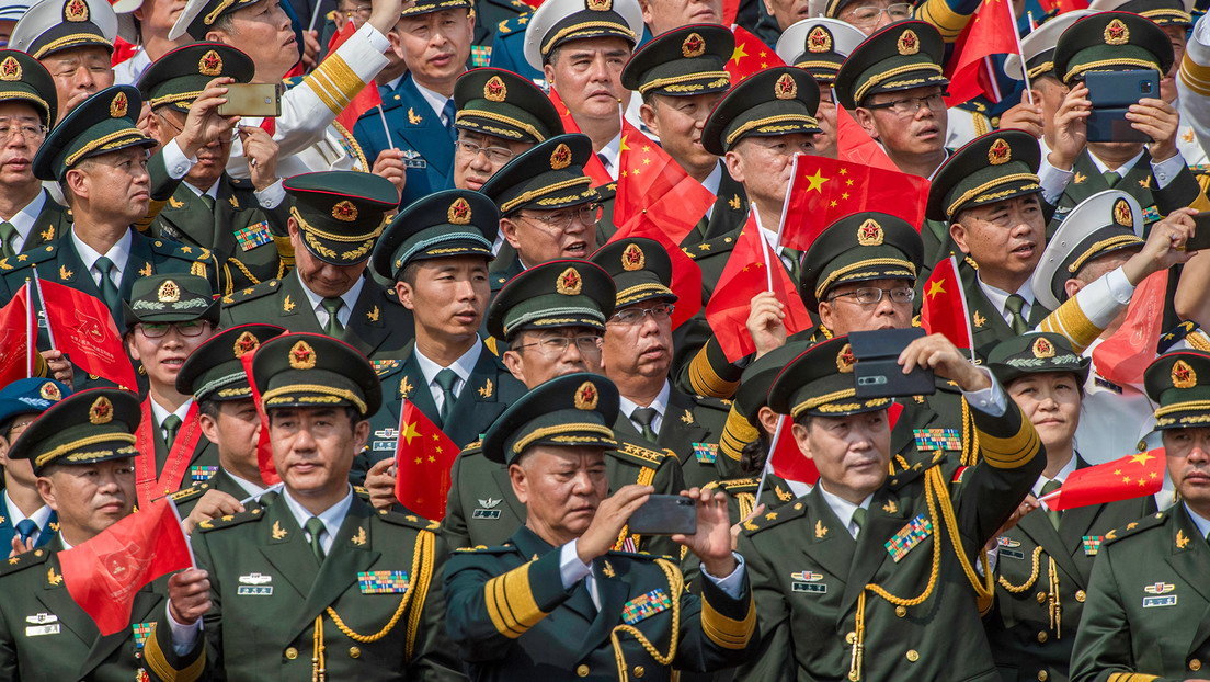 El Ejército chino establece normas "sin precedentes" para controlar la vida social de sus altos mandos