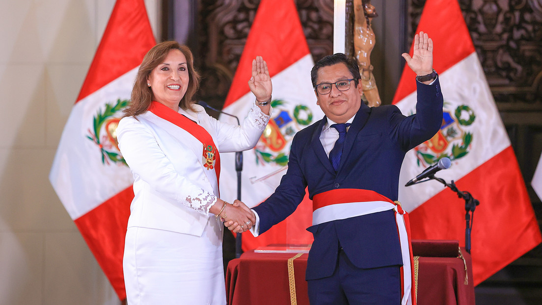 De extorsión a peculado: El "increíble" número de denuncias contra el ministro de Salud de Perú