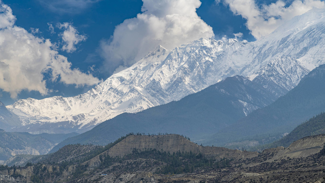 China localiza mediante IA una veta de mil kilómetros de tierras raras en el Himalaya