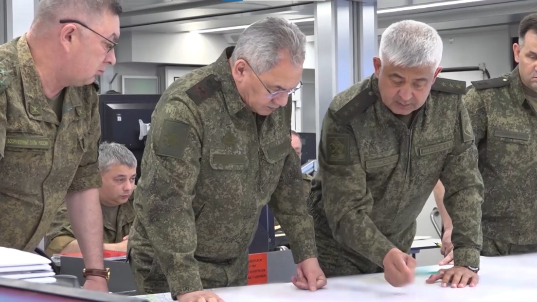VIDEO: Ministro de Defensa ruso inspecciona un puesto de control en la zona del operativo militar especial