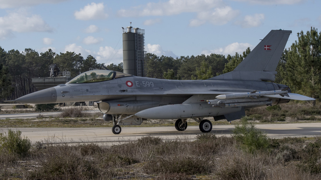 Dinamarca empieza a entrenar a pilotos ucranianos en el uso de los F-16