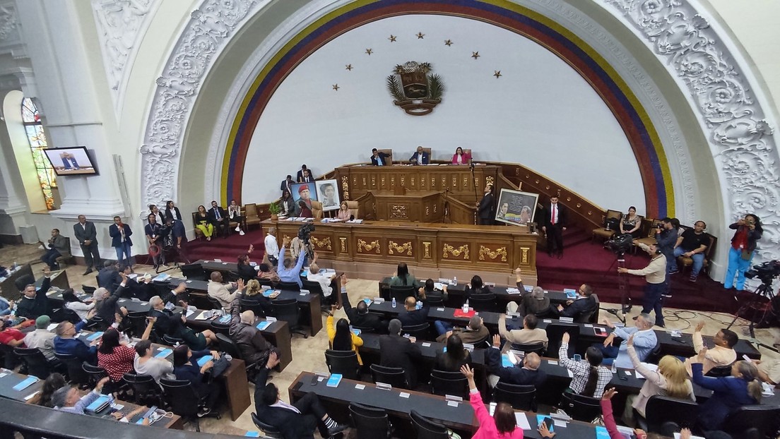 Parlamento de Venezuela juramenta a los miembros del comité que elegirá a rectores electorales