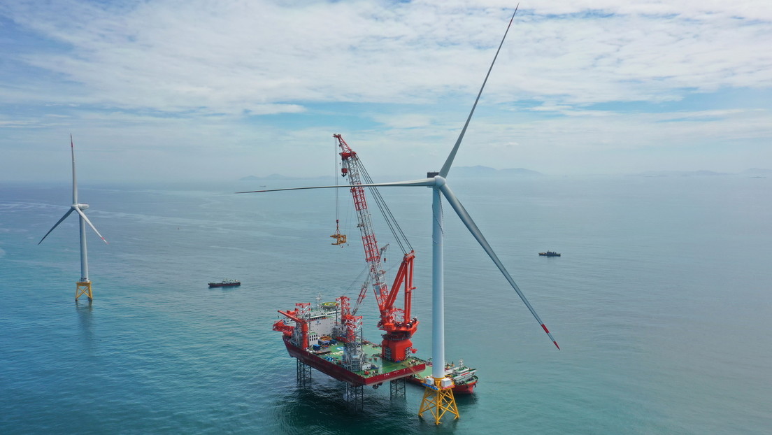 VIDEO: La turbina eólica marina más grande y potente del mundo es instalada en China