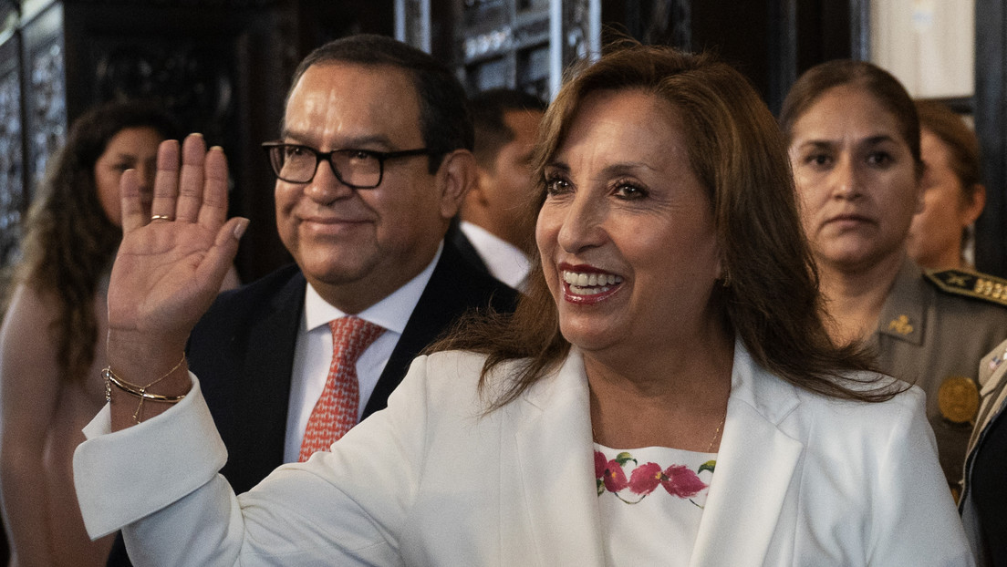 La oposición peruana anuncia una demanda contra la ley que permite a Boluarte gobernar en remoto
