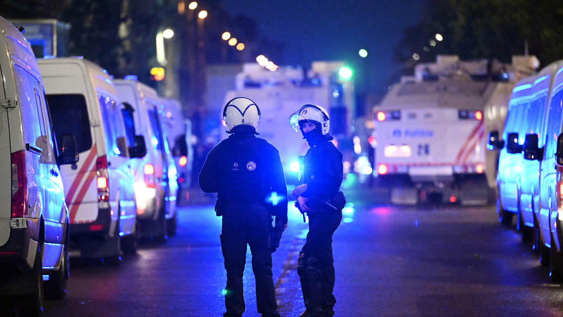 Vehículos blindados serán desplegados en Francia ante los disturbios