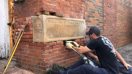 Eso es lo que contenía una cápsula del tiempo de hace 118 años descubierta por bomberos en EE.UU.