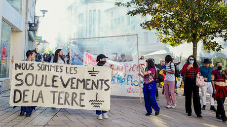 Gobierno de Francia disuelve un colectivo de activistas climáticos acusándolo de provocar violencia