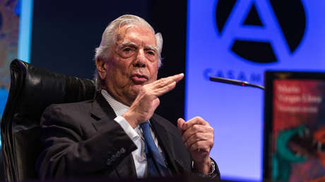 Vargas Llosa se une a un nuevo partido que propone una "revolución capitalista" en Perú