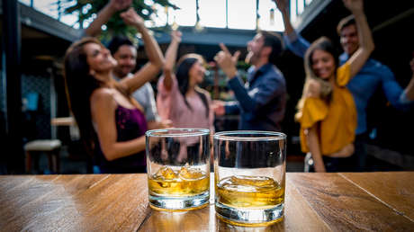 Subir el precio del alcohol podría reducir en un 5 % los casos de cáncer de hígado, según un estudio