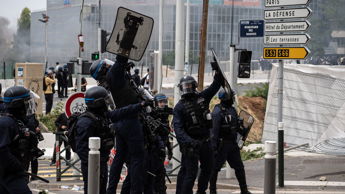 Varios policías heridos por disparos de escopeta durante los disturbios en Francia